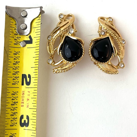 Vintage Jose Barerra for Avon Granada Clip Earrings - Picture 6 of 8